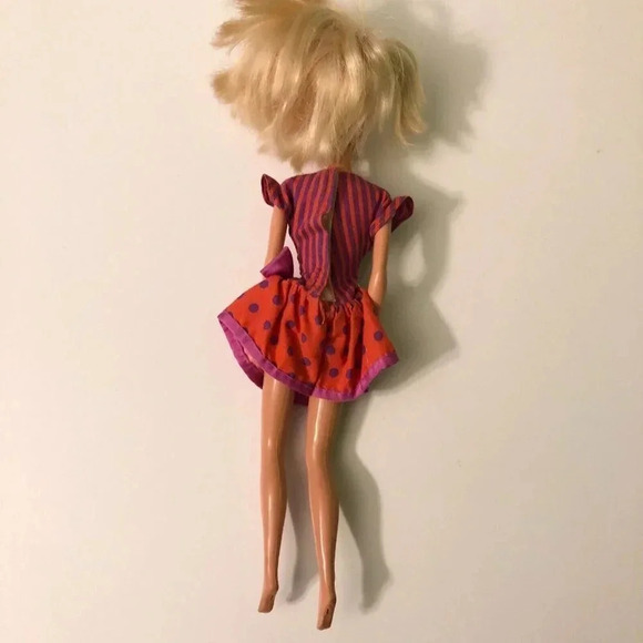 Vintage Barbie Doll Mattel Twist and Turn Bendable Knees Indonesia Style  Doll - Picture 7 of 16